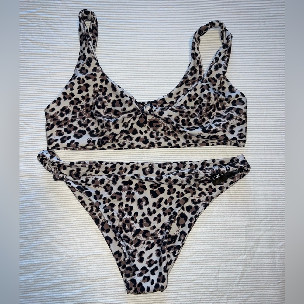 Blackbough Twisted Leopard Print Set - image 1